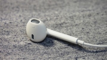 Apple может укомплектовать iPhone 7 беспроводными EarPods
