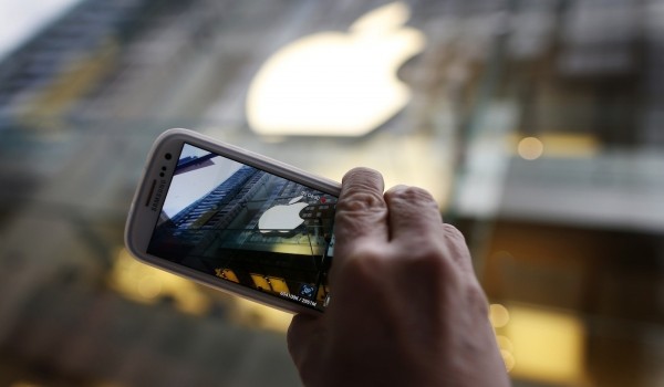 Apple обвинили в провальном квартале Samsung