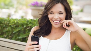 Как создавать группы контактов на iPhone