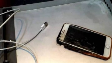 У американки и пакистанца загорелись телефоны